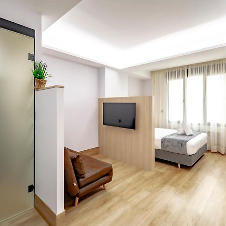 Dobohomes - Montesa 20 Apartamentos Madrid Buitenkant foto