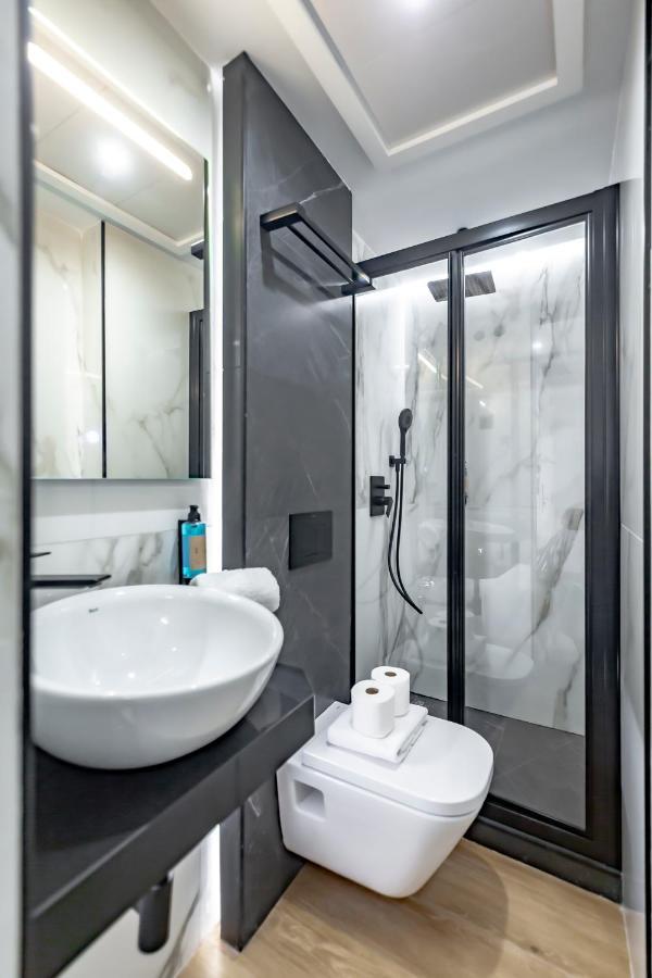 Dobohomes - Montesa 20 Apartamentos Madrid Buitenkant foto