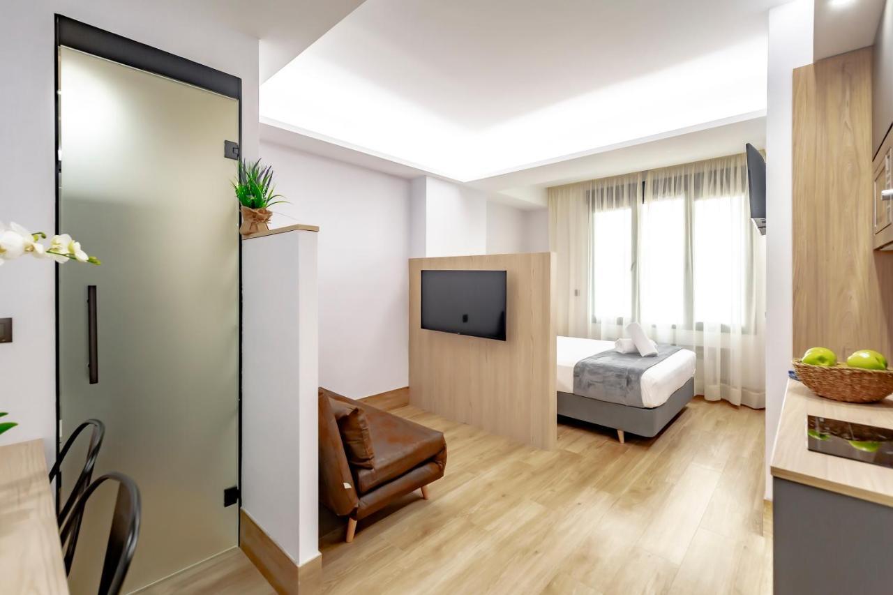 Dobohomes - Montesa 20 Apartamentos Madrid Buitenkant foto