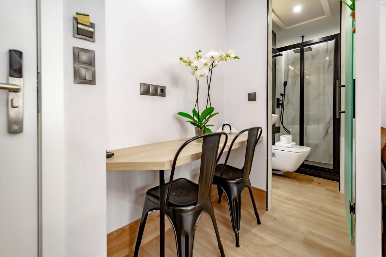Dobohomes - Montesa 20 Apartamentos Madrid Buitenkant foto